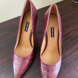 Brand New Nine West Pointy Toe Heel 10 Medium 4 in